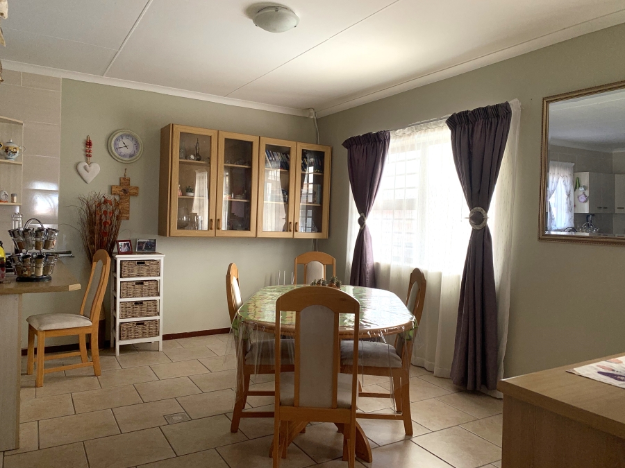 4 Bedroom Property for Sale in Wavecrest Eastern Cape